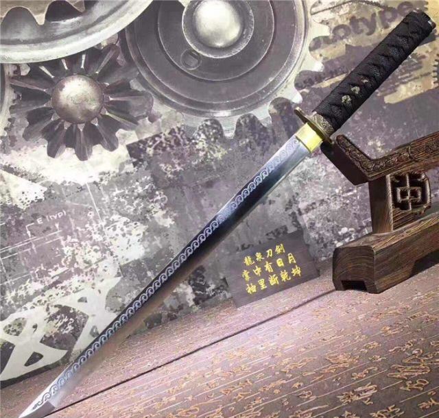 火焰纹中款武士直刀